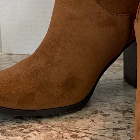 Brash Stacked Heal Suede Ankle Boots Zips in back 7.5 - Picture 14 of 14